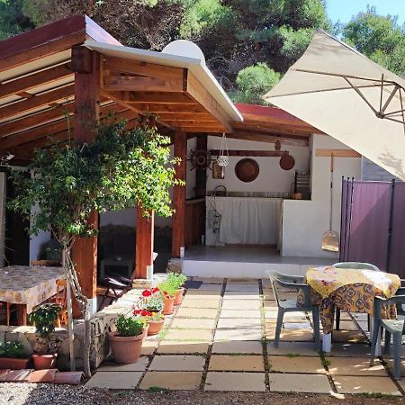 Villa Casa del Pino Porto Pino Esterno foto