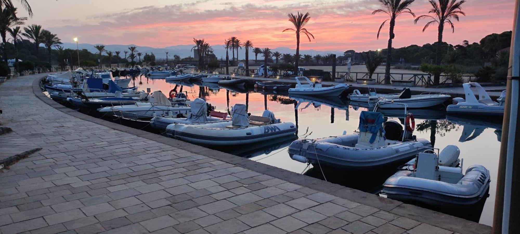 Villa Casa del Pino Porto Pino Esterno foto